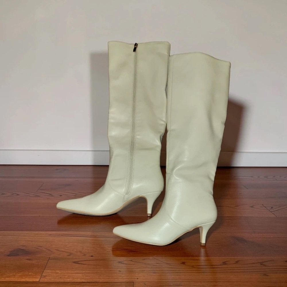 Pointed-Toe Knee-High Heeled Boots in Off-White